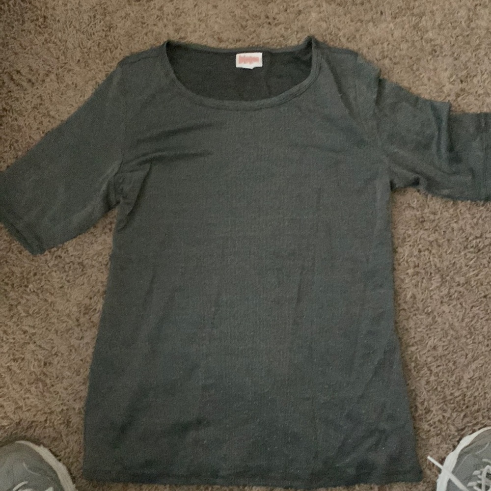 Lularoe top,